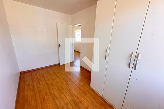 Quarto 1 de apartamento para alugar com 2 quartos, 55m² em Sertão do Maruim, São José