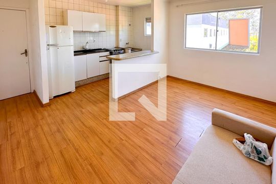 Sala de apartamento para alugar com 2 quartos, 55m² em Sertão do Maruim, São José