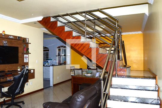 Sala de casa à venda com 3 quartos, 167m² em Vitoria, Belo Horizonte