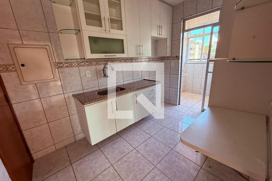 Apartamento à venda com 3 quartos, 200m² em Bairro da Glória, Contagem