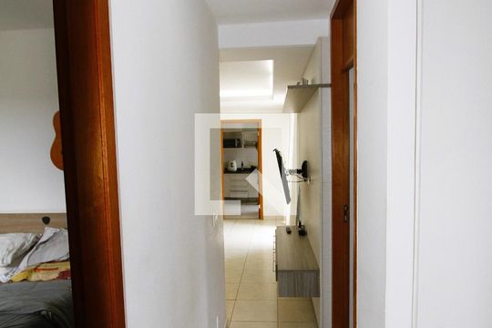 Corredor de apartamento para alugar com 3 quartos, 85m² em Buritis, Belo Horizonte