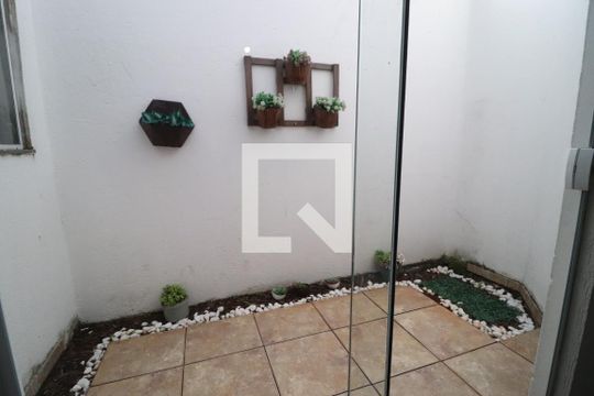 Jardim de Inverno de casa para alugar com 3 quartos, 150m² em Carajás, Uberlândia