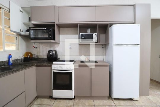 Cozinha de casa para alugar com 3 quartos, 150m² em Carajás, Uberlândia