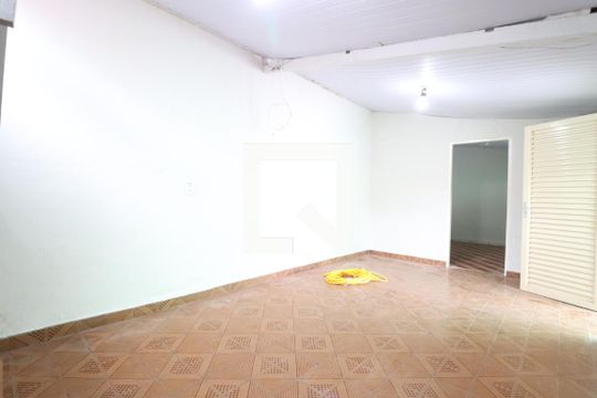 Casa para alugar com 8 quartos, 250m² em Saraiva, Uberlândia