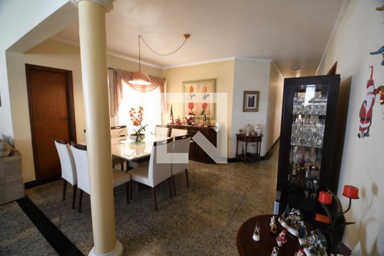 Sala  de casa à venda com 3 quartos, 280m² em Jardim Santana, Campinas