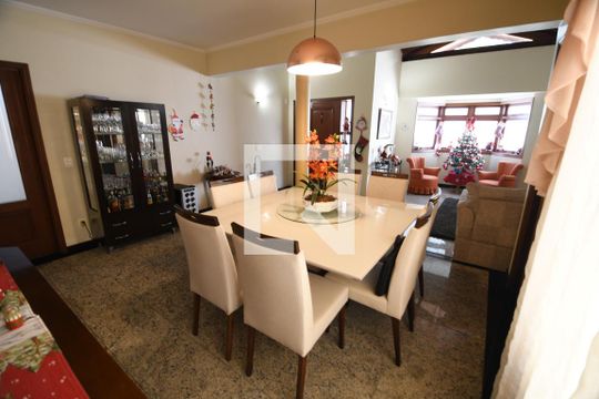Sala  de casa à venda com 3 quartos, 280m² em Jardim Santana, Campinas