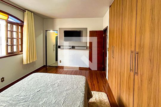Casa à venda com 3 quartos, 181m² em Santa Amelia, Belo Horizonte