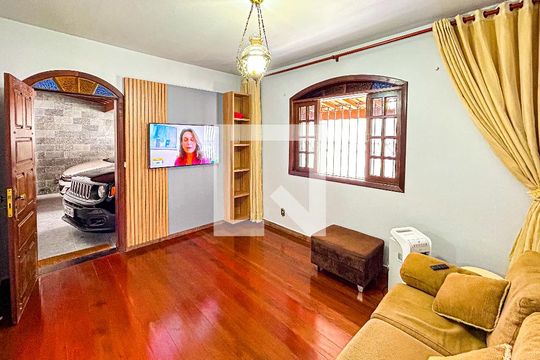 Casa à venda com 3 quartos, 181m² em Santa Amelia, Belo Horizonte