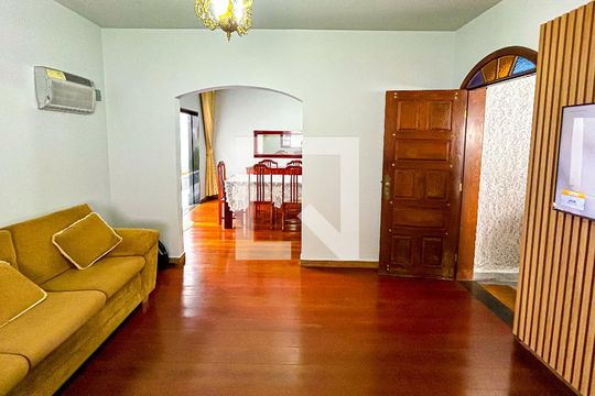 Casa à venda com 3 quartos, 181m² em Santa Amelia, Belo Horizonte