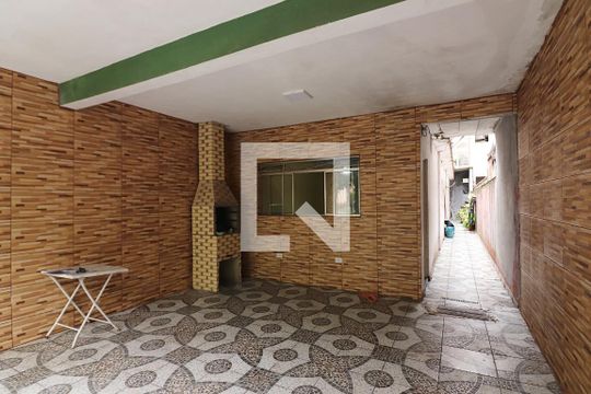 Garagem de casa para alugar com 2 quartos, 125m² em Jardim Thelma, São Bernardo do Campo