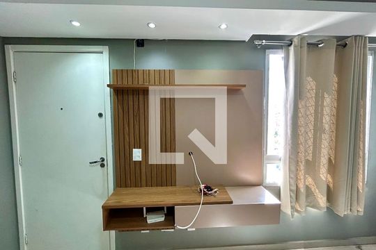 Sala de apartamento para alugar com 2 quartos, 41m² em Jardim Ansalca, Guarulhos