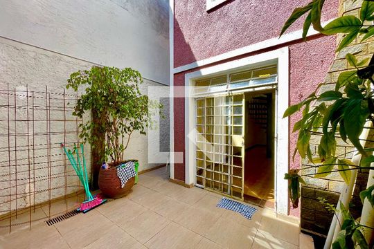 Quintal de casa para alugar com 3 quartos, 85m² em Jardim Santa Ines, Guarulhos