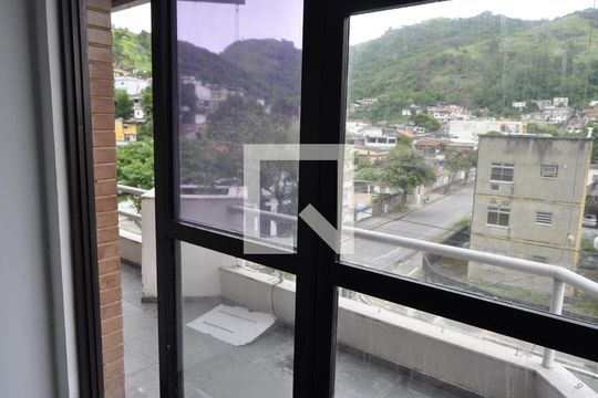 Apartamento para alugar com 3 quartos, 110m² em Cascadura, Rio de Janeiro