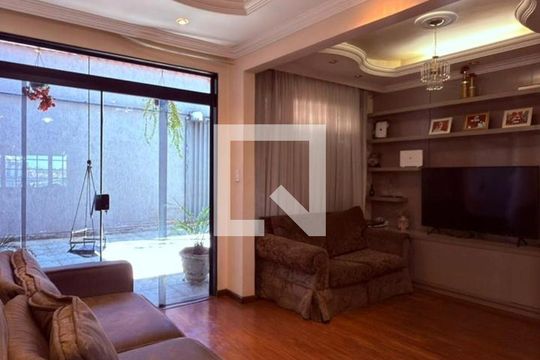 Casa à venda com 5 quartos, 260m² em Santa Maria, Belo Horizonte