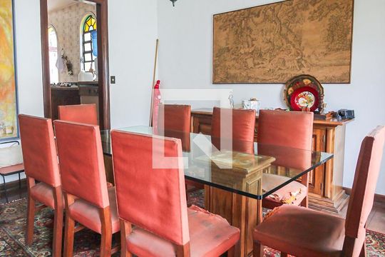 Sala  de casa para alugar com 4 quartos, 320m² em Vila Sonia, São Paulo