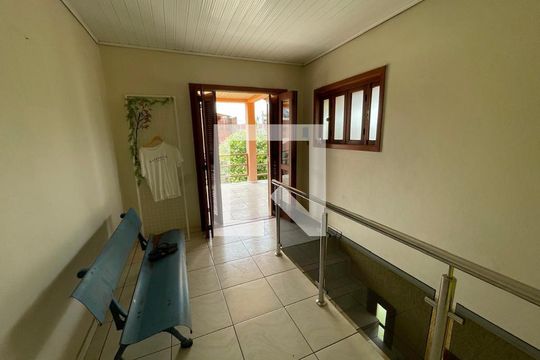 Corredor de casa para alugar com 3 quartos, 300m² em Industrial, Novo Hamburgo
