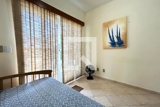 Sala de apartamento para alugar com 1 quarto, 70m² em Campeche Leste, Florianópolis