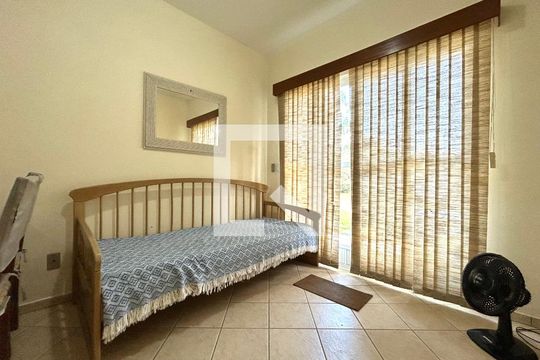 Sala de apartamento para alugar com 1 quarto, 70m² em Campeche Leste, Florianópolis