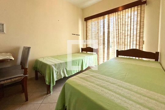 Salão  de apartamento para alugar com 1 quarto, 70m² em Campeche Leste, Florianópolis