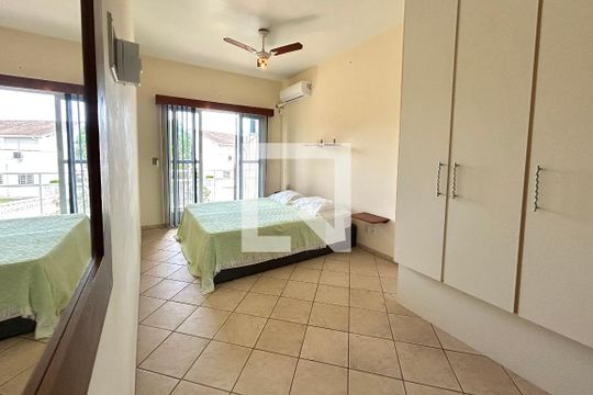 Suíte  de apartamento para alugar com 1 quarto, 70m² em Campeche Leste, Florianópolis