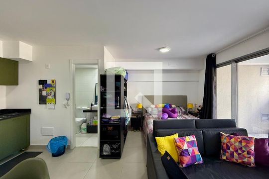 Sala de apartamento para alugar com 1 quarto, 41m² em Santo Amaro, São Paulo