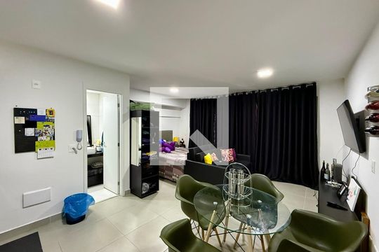 Sala de apartamento para alugar com 1 quarto, 41m² em Santo Amaro, São Paulo