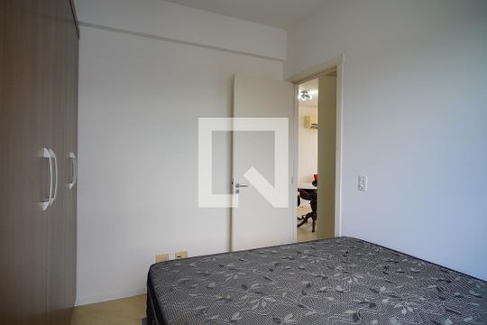 Quarto 1 de apartamento para alugar com 2 quartos, 80m² em Floresta, Porto Alegre