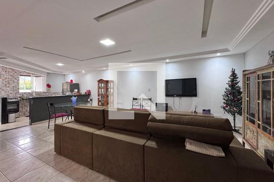 Sala de casa à venda com 3 quartos, 200m² em Vargem Grande, Rio de Janeiro