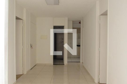 Sala de apartamento para alugar com 3 quartos, 50m² em Santa Maria, Osasco