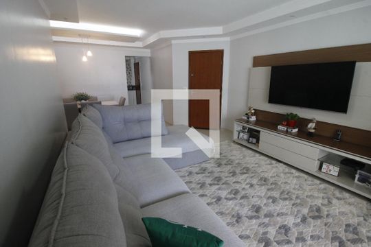 Sala de apartamento para alugar com 4 quartos, 117m² em Chácara Agrindus, Taboão da Serra