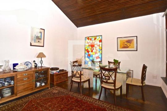 Casa à venda com 3 quartos, 200m² em Alto de Pinheiros, São Paulo