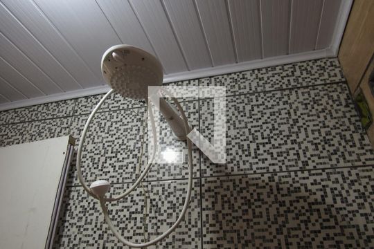 Banheiro de casa para alugar com 1 quarto, 80m² em Santa Maria, Osasco