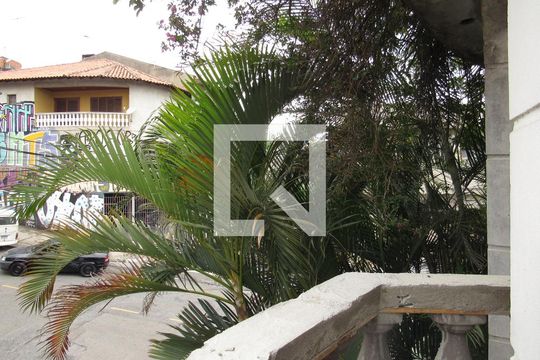 Área externa de casa para alugar com 1 quarto, 80m² em Santa Maria, Osasco