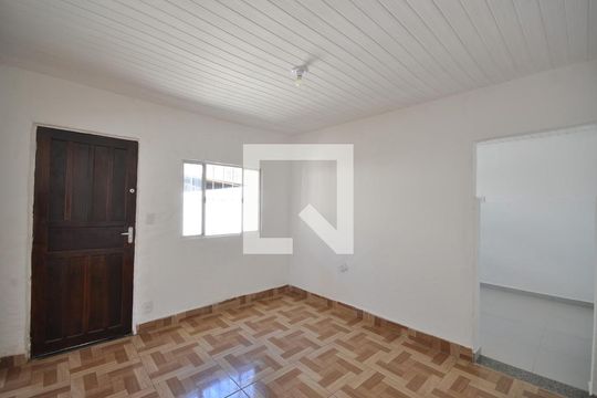 Sala de casa para alugar com 2 quartos, 153m² em Vila Mazzei, São Paulo