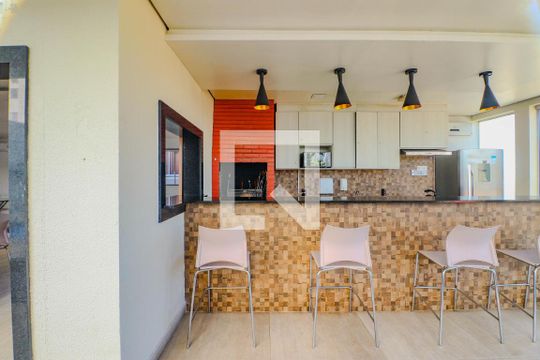 Área comum - Churrasqueira de apartamento para alugar com 2 quartos, 50m² em Humaitá, Porto Alegre