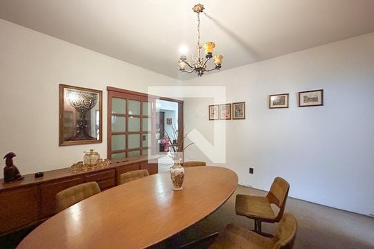 Sala  de casa para alugar com 4 quartos, 400m² em Jardim Lindóia, Porto Alegre