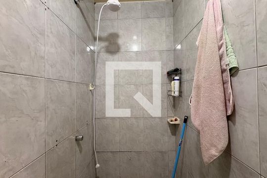 Banheiro casa 1 de casa à venda com 4 quartos, 187m² em Parque Jaçatuba, Santo André