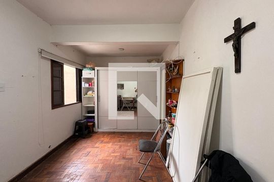 Quarto e sala casa 1 de casa à venda com 4 quartos, 187m² em Parque Jaçatuba, Santo André