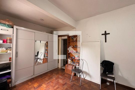 Quarto e sala casa 1 de casa à venda com 4 quartos, 187m² em Parque Jaçatuba, Santo André