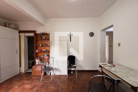 Quarto e sala casa 1 de casa à venda com 4 quartos, 187m² em Parque Jaçatuba, Santo André