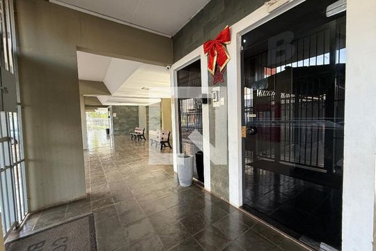 Pilotis de apartamento à venda com 2 quartos, 70m² em Qi 18, Brasília