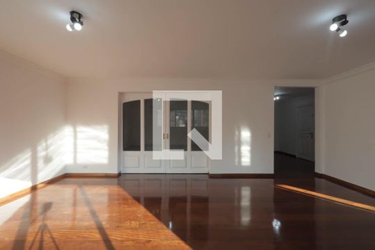 Apartamento para alugar com 3 quartos, 240m² em Itaim Bibi, São Paulo