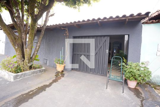 Casa de Condomínio à venda com 3 quartos, 185m² em Anhangüera, Goiânia