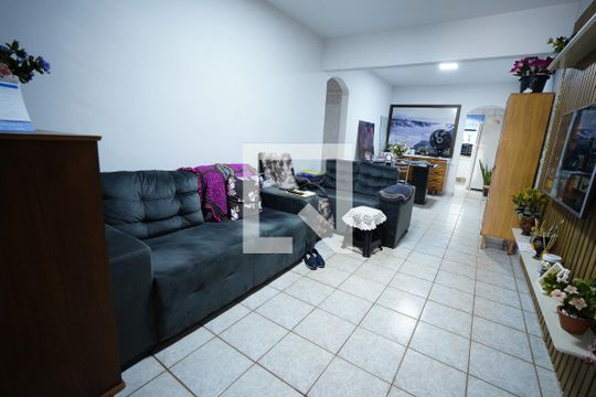 Sala de casa de condomínio para alugar com 3 quartos, 185m² em Anhangüera, Goiânia