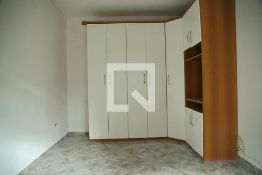 Quarto 1  de casa à venda com 2 quartos, 110m² em Jardim do Estádio, Santo André