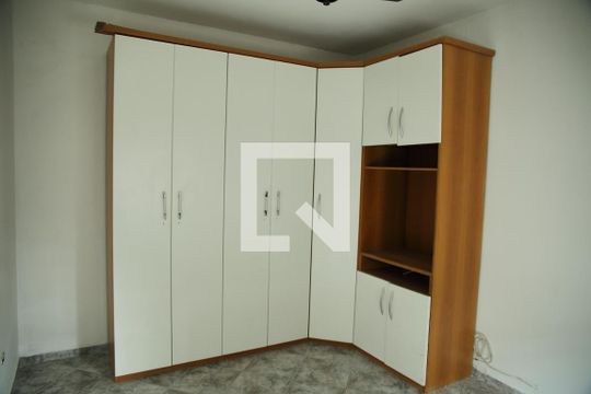 Quarto 1  de casa à venda com 2 quartos, 110m² em Jardim do Estádio, Santo André