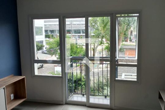 Sala  de kitnet/studio para alugar com 1 quarto, 35m² em Jardim Botânico, Porto Alegre