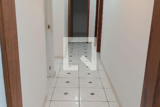 Corredor de apartamento para alugar com 2 quartos, 60m² em Partenon, Porto Alegre
