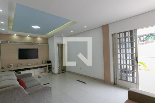 Sala de casa à venda com 3 quartos, 364m² em Juliana, Belo Horizonte