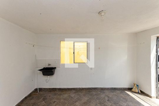 Área de Serviço / garagem de casa para alugar com 2 quartos, 100m² em Vila Penteado, São Paulo